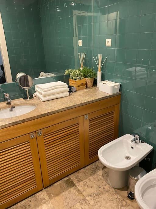 Swimming Pool Apartment With Private Garage Porto Eksteriør bilde